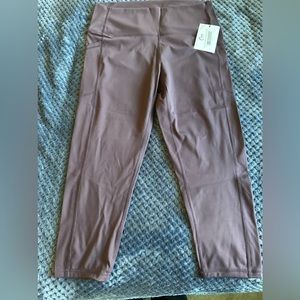 Zyia Brilliant Hi Rise capri with side pocket -wine -14-16 NWT